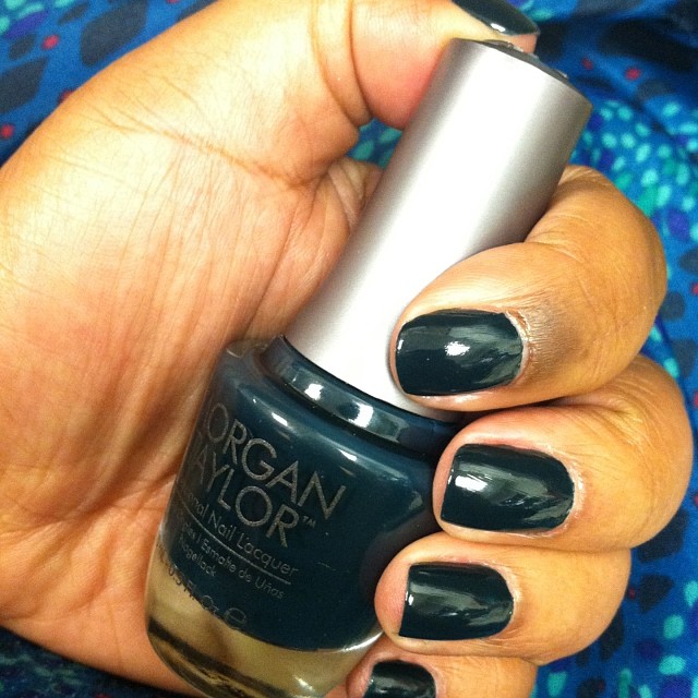 I love fall nail colors. There was a time where I would only rock a French or a nude. I now love experiment with colors. Today's #manimonday is 'Jungle Boogie' by Morgan Taylor. #morgantaylor #thelimericklaneblog