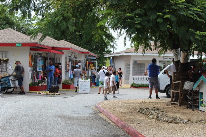 hell-grand-cayman-tourist-stop