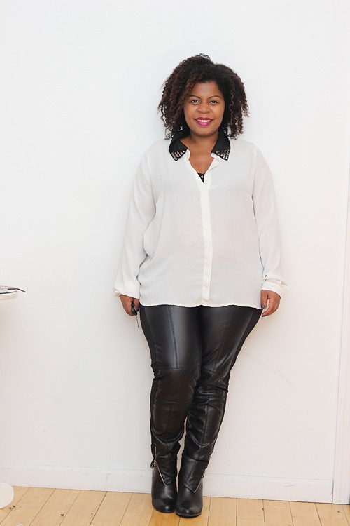 black-blogger-in-leather-pants