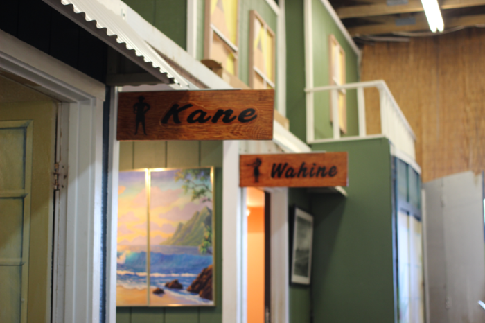 hawaiian-restroom-sign