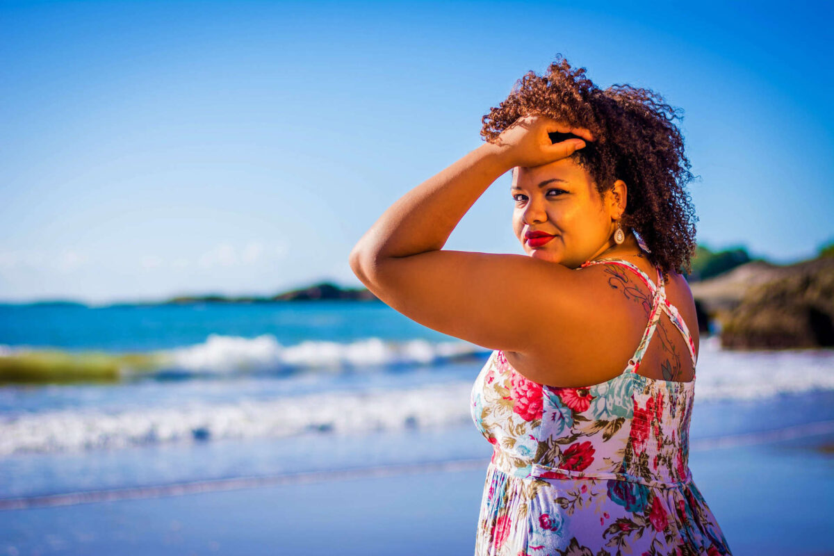 Plus size natural hair model.