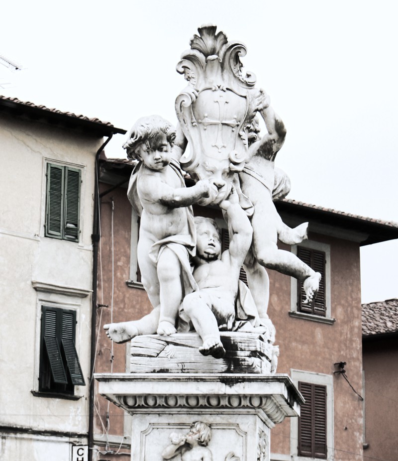 Pisa Statue