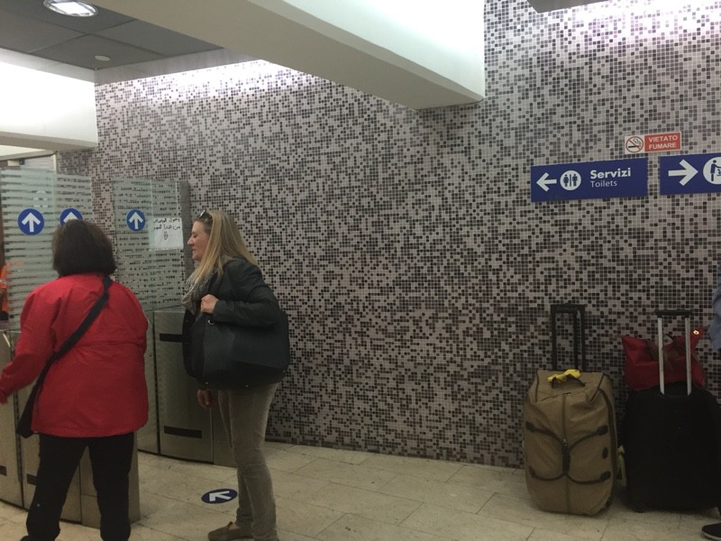 Traveling to Venice, Italy Day 1 The Limerick Lane